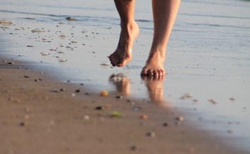 Joggen ohne Laufschuhe – Warum Barfuß laufen gesund sein kann - MYLAUF